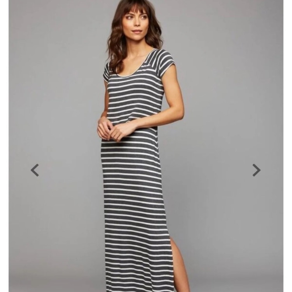 A Pea in the Pod Lift Up Nursing Maxi Dress